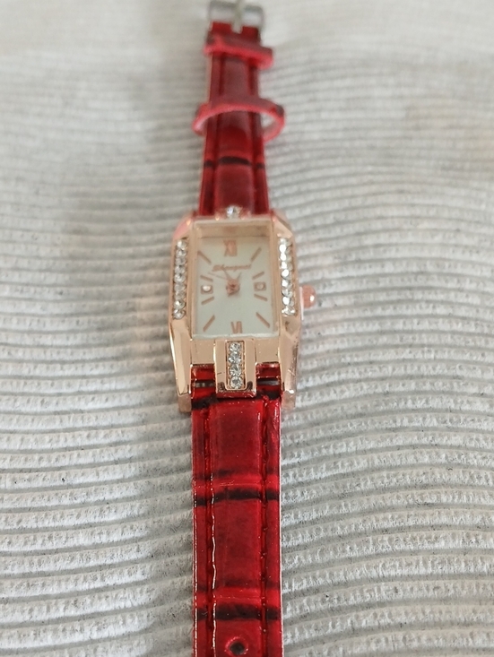 Red Crystal Accent Women\'s Leather Strap Watch main image 6